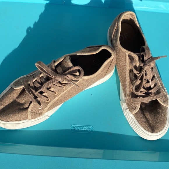 Tan platform sneakers - Picture 10 of 10